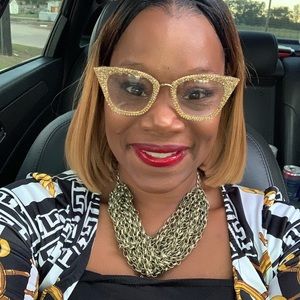 Meet your Posher, Lachandra